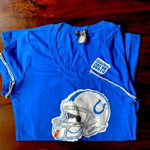 🏈Hand Designed COLTS T-shirt - Large 🏈